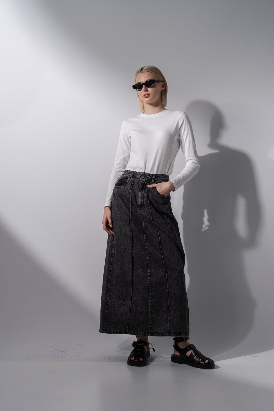 Hot Denim Seamed Skirt-Black Skirts