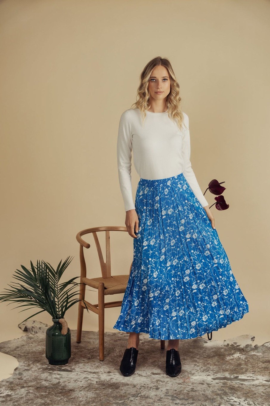 Hot Covered Band Pleated Skirt 37"-Sky Blue Floral Skirts